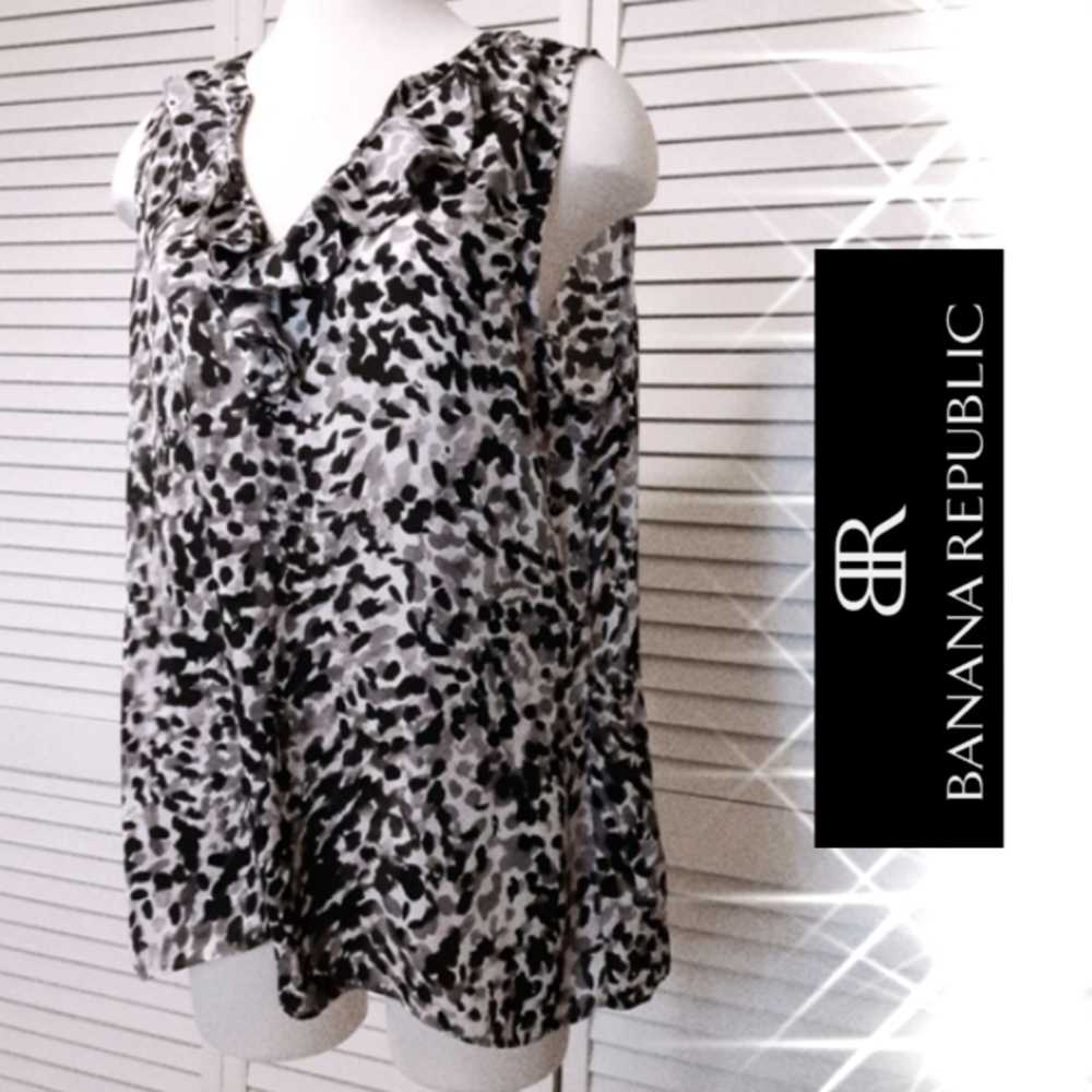 Banana Republic Sleeveless Ruffle Collar Blouse